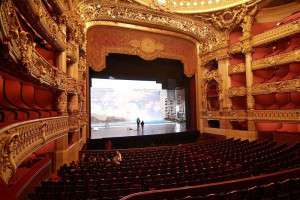 800px-Paris_Opera_full_frontal_architecture,_May_2009