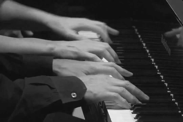 CONCERT DE PIANO A QUATRE MANS I MARIDATGE DE VINS A LA SALA DE BÓTES DEL CELLER MAS BLANCH I JOVÉ 7 de gener