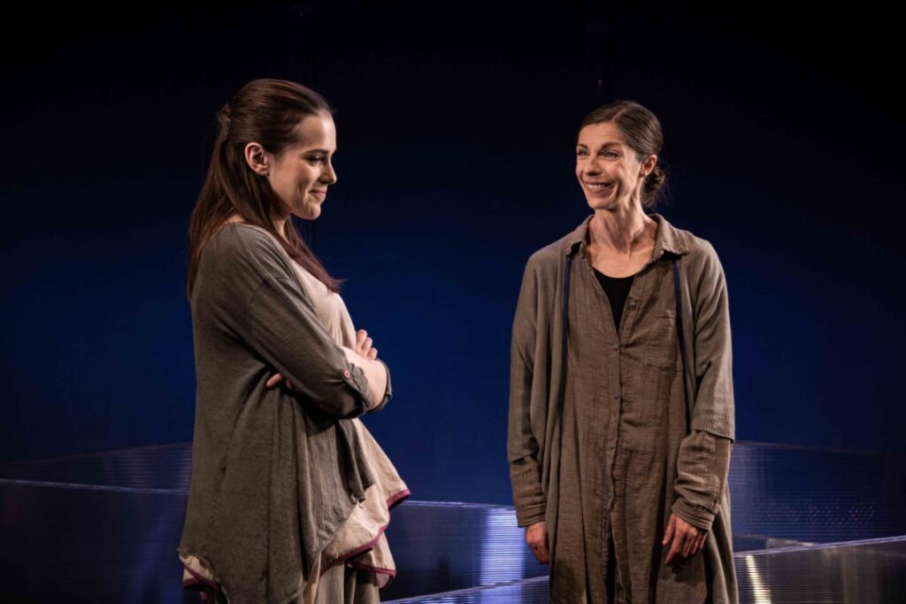 El TAK acull «Quatre dones i el sol», el debut en la direcció escènica de l’actor Roger Casamajor que reivindica la figura de Jordi Pere Cerdà en una producció d’Escena Nacional d’Andorra del 25 de gener al 19 de febrer