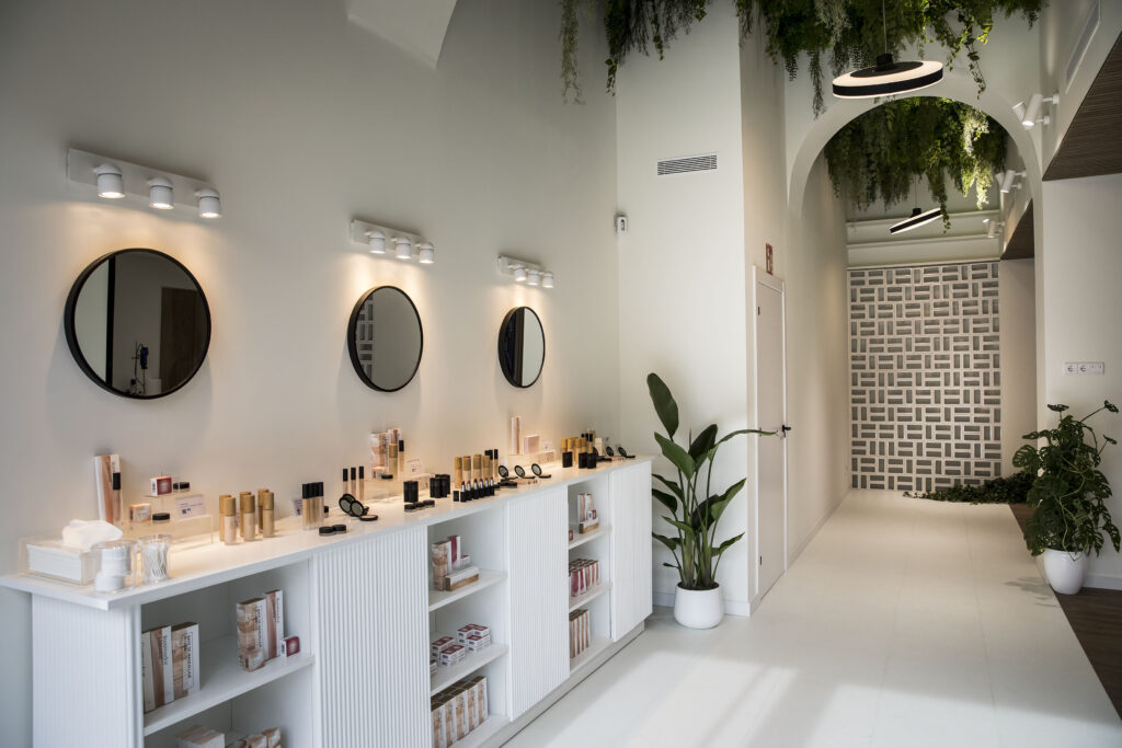 Tras el éxito de su e.commerce de maquillaje y skincare Saigu Cosmetics, la marca vegana favorita de las maquilladoras, elige Barcelona para inaugurar su primera tienda física