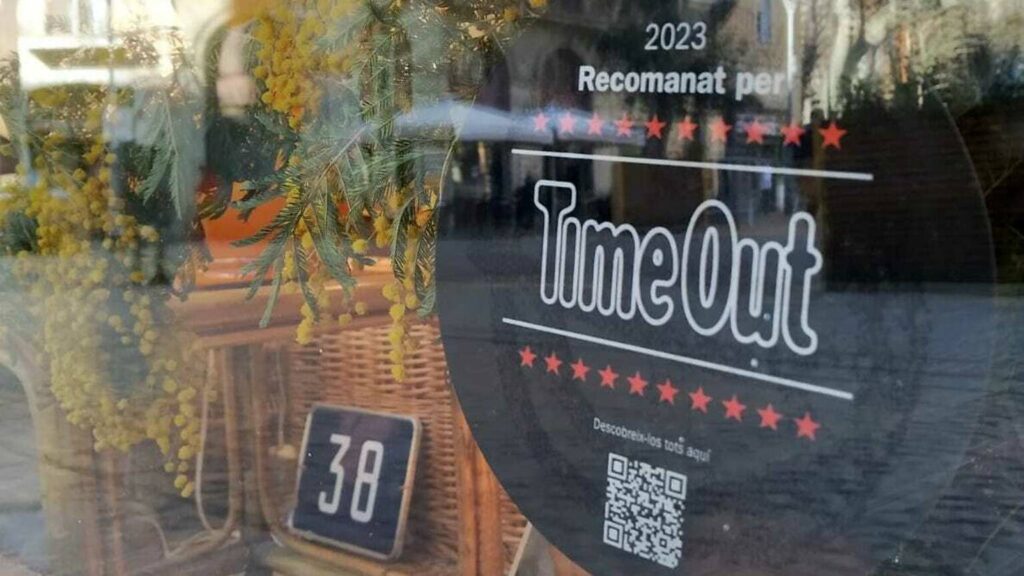 TIME OUT DISTINGEIX MIG MILER D’ESTABLIMENTS DE BARCELONA AMB UN SEGELL IDENTIFICATIU QUE ELS ACREDITA COM A RECOMANATS PER LA REVISTA