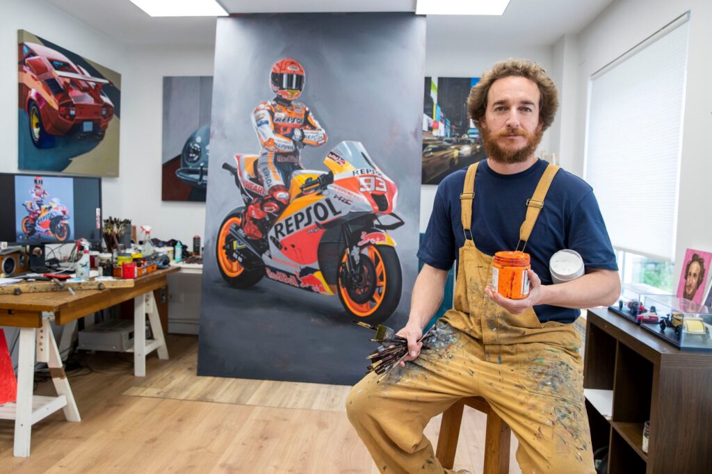 El deporte se une al arte por una buena causa con Dorna, el pintor Manu Campa y la Fundación Ángel Nieto bajo el proyecto Moto, Arte y Sonrisas (M.A.S.)