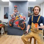 El deporte se une al arte por una buena causa con Dorna, el pintor Manu Campa y la Fundación Ángel Nieto bajo el proyecto Moto, Arte y Sonrisas (M.A.S.)