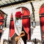 Sant Jordi en El Palace Barcelona: firmas de libros, rosas solidarias y menús especiales