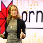 Céline Cousteau, productora i directora de cinema documental Les estadístiques indiquen que per al 2050 hi haurà més plàstic que peixos als oceans