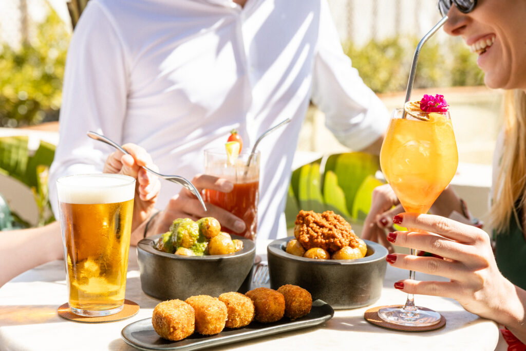 El Palace Barcelona celebra la llegada del buen tiempo con una nueva pop-up gastronómica en el Rooftop Garden, así como con una animada agenda de actividades al aire libre