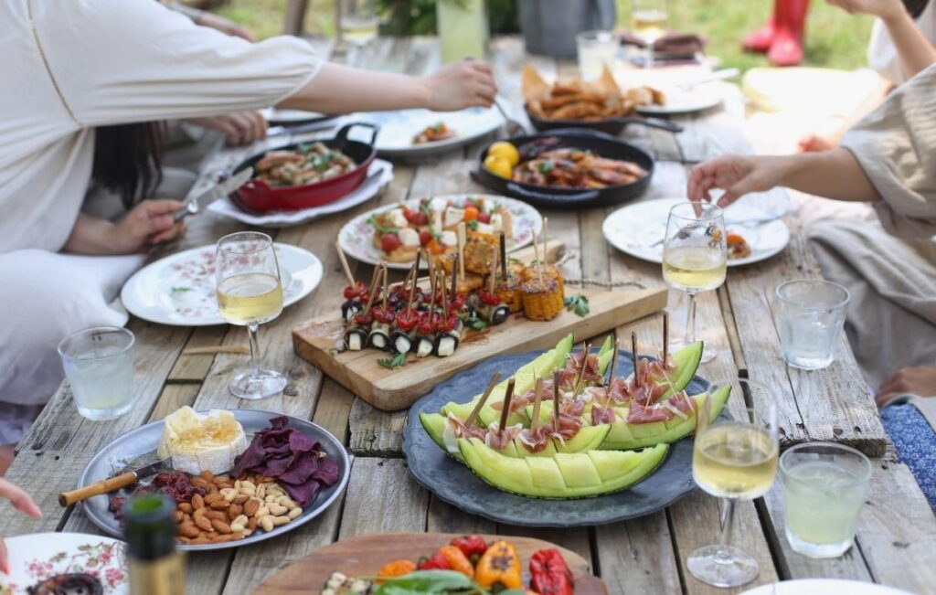 Mood food o cocina de la felicidad: descubre los alimentos clave para alegrar tus cenas de verano