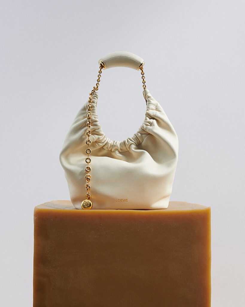 El bolso Squeeze de Loewe