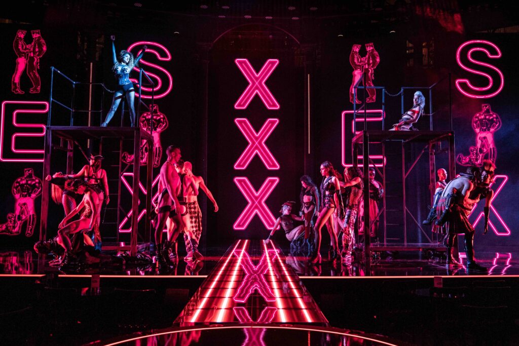 FASHION FREAK SHOW de Jean Paul Gaultier llega a Barcelona del 4 al 21 de abril de 2024.