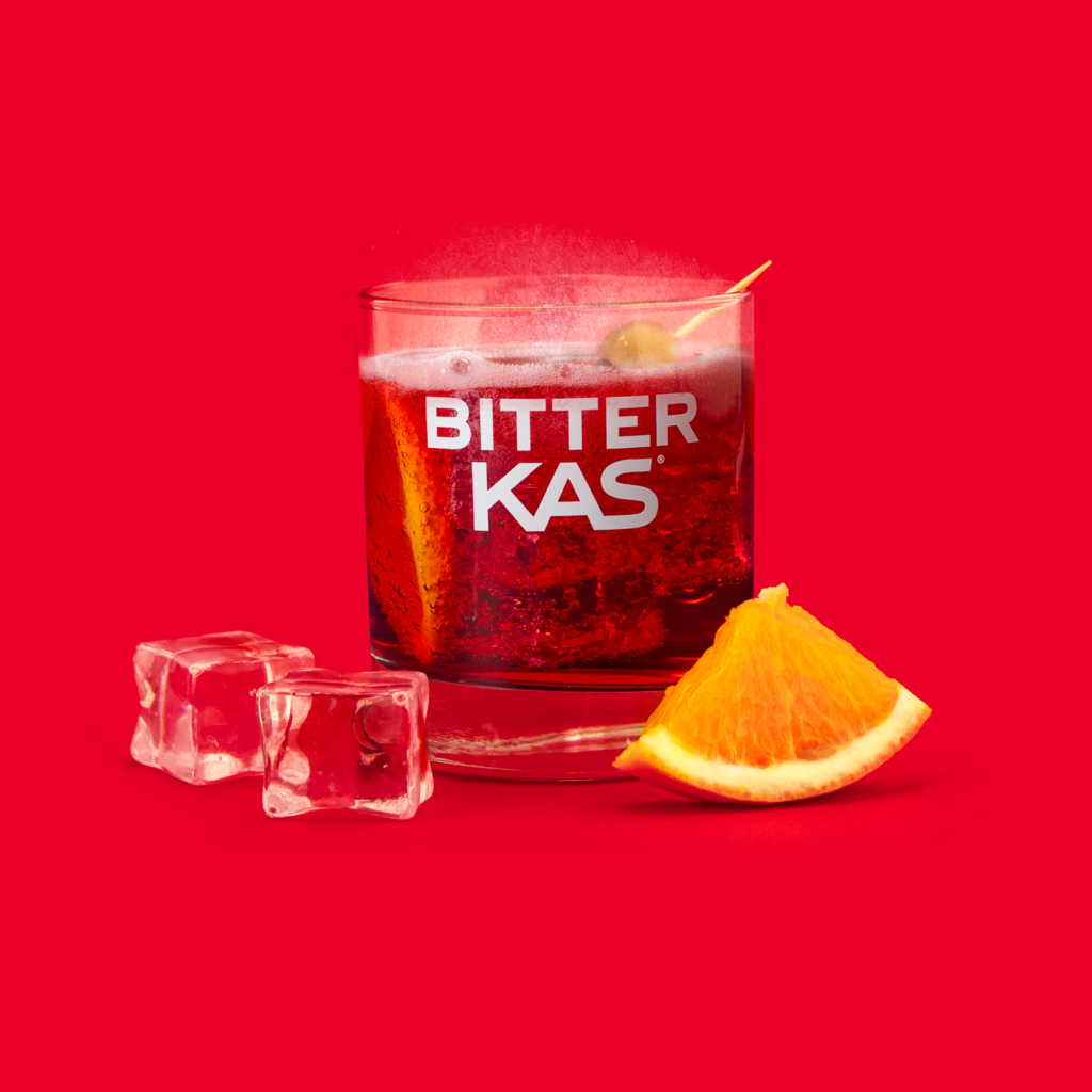 Bitter KAS “Old is Cool”, su legado perdura conquistando el paladar de los más jóvenes