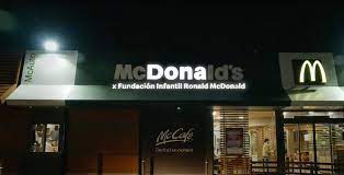McDonald’s da luz a cuatro letras de su icónico nombre, iluminando ‘Dona’ durante McHappy Day 24 de noviembre