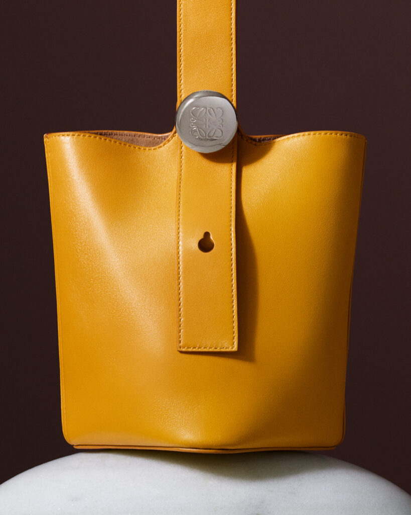 Presentamos el Pebble Bucket mini de Loewe