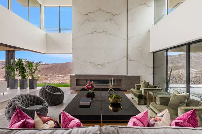 Un fin de semana de diversión en Las Vegas con Christina Aguilera, ahora en Airbnb del 29 de febrero al 2 de marzo.