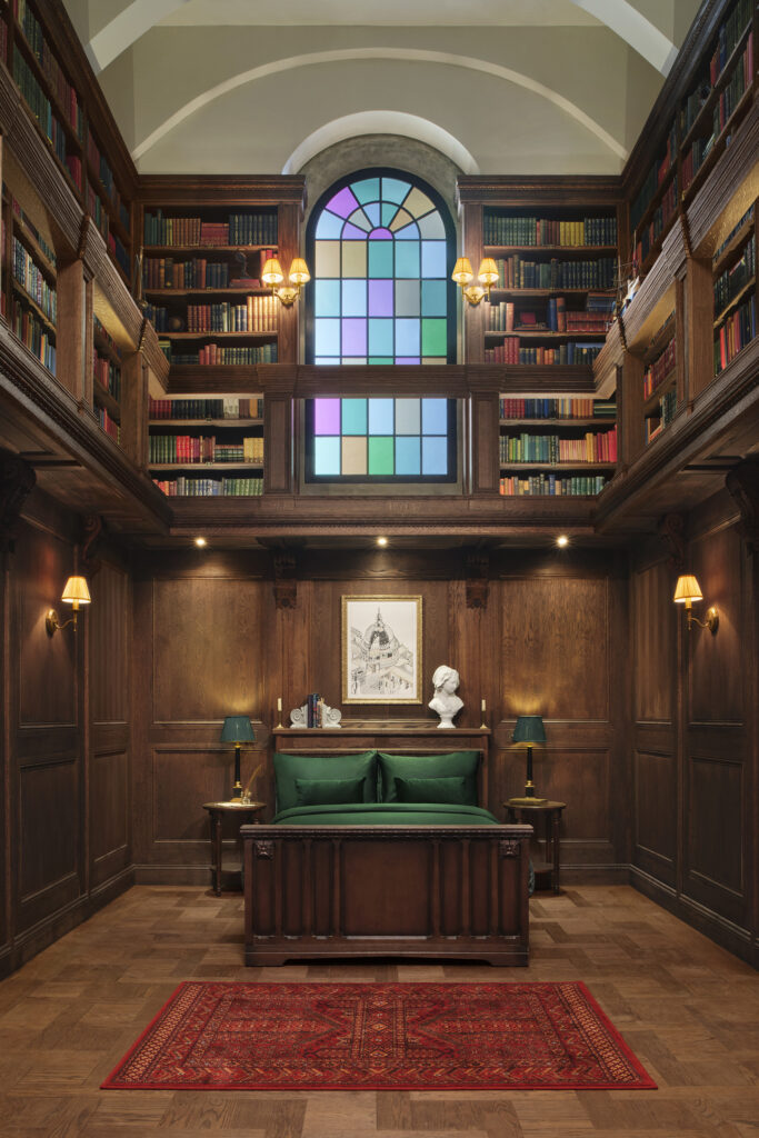 La biblioteca secreta de la Catedral de San Pablo, ahora en Airbnb