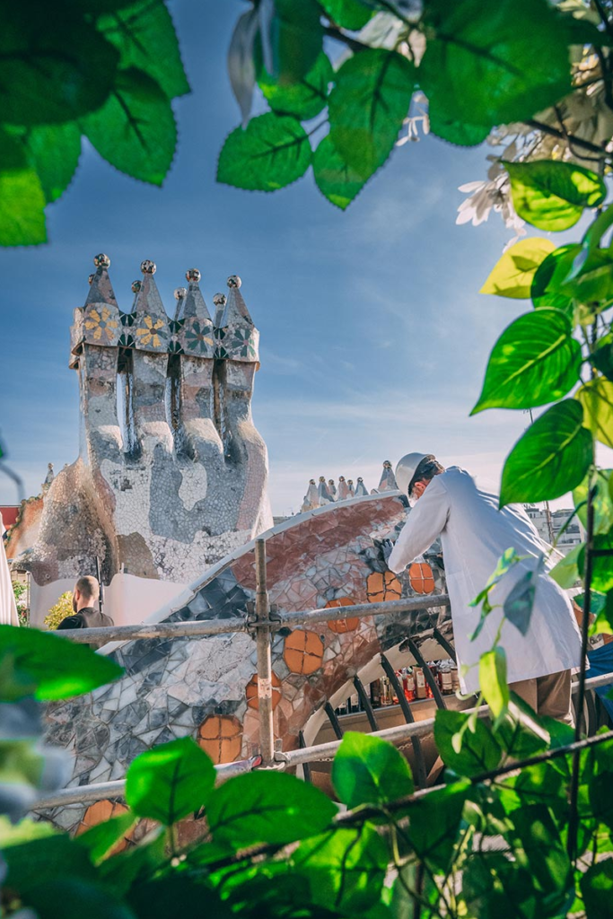 Sorprendentes hallazgos en la restauración de la fachada posterior de Casa Batlló, el jardín oculto de Gaudí