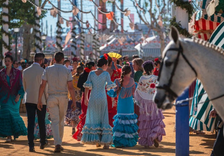 La Feria de Sevilla de 2024 comienza el domingo 14 de abril a las 00:00 h, la noche del «alumbrao»