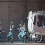 ‘La cenerentola’, l’òpera còmica de Rossini, arriba al Liceu amb la versió d’Emma Dante del 16 de maig a l’1 de juny.