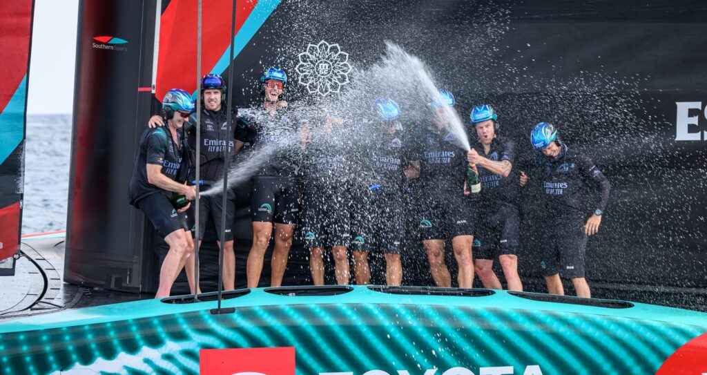 Emirates Team New Zealand gana la LOUIS VUITTON Regata Preliminar
