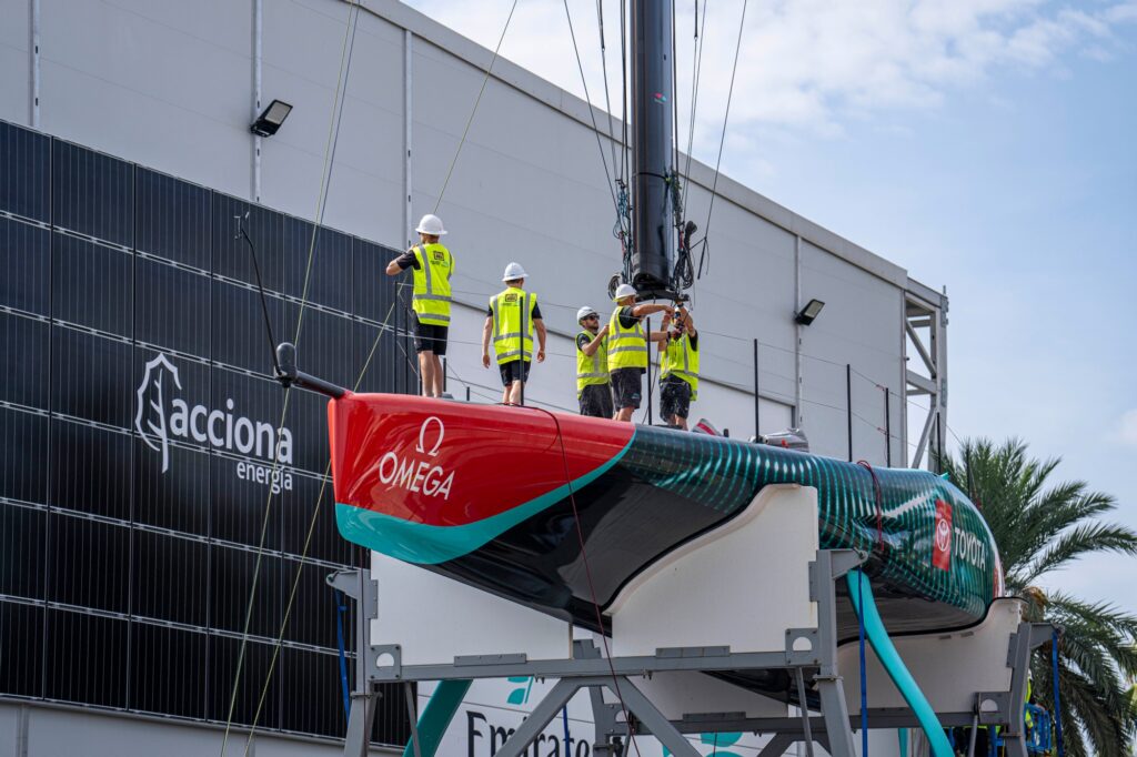 Programa apretado en el tercer dia de La Louis Vuitton Cup