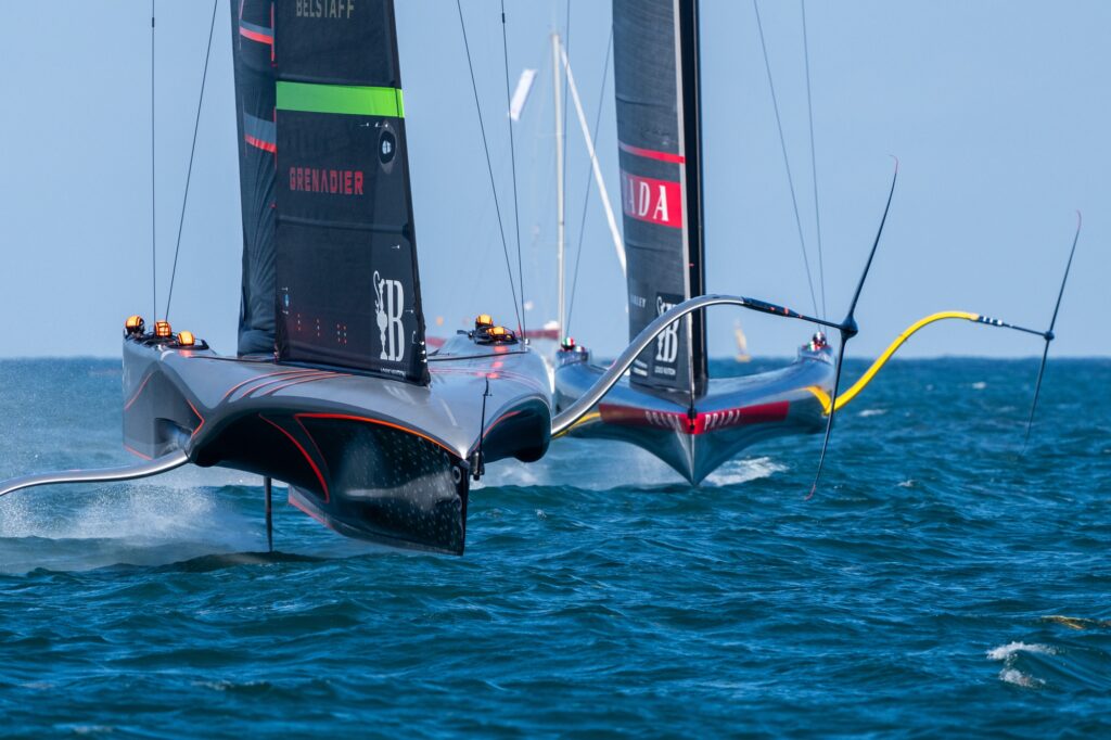 Ineos Britania hace una declaración de intenciones en la LOUIS VUITTON CUP
