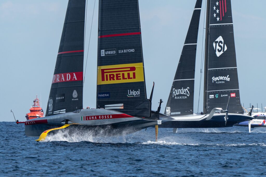 Lunes decisivo los Suizos y los Norteamericanos ganan y mantienes vivos sus sueños de LA LOUIS VUITTON CUP