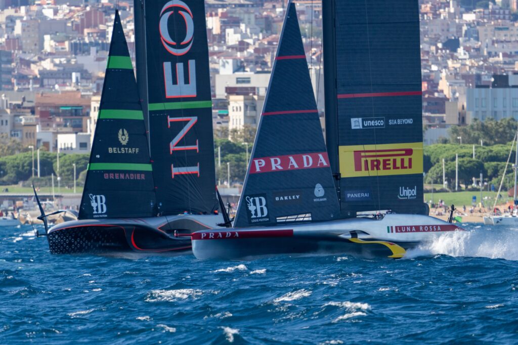 Drama y acción en Barcelona: Empate 2-2 en la final de la Louis Vuitton Cup después de un dia de viento
