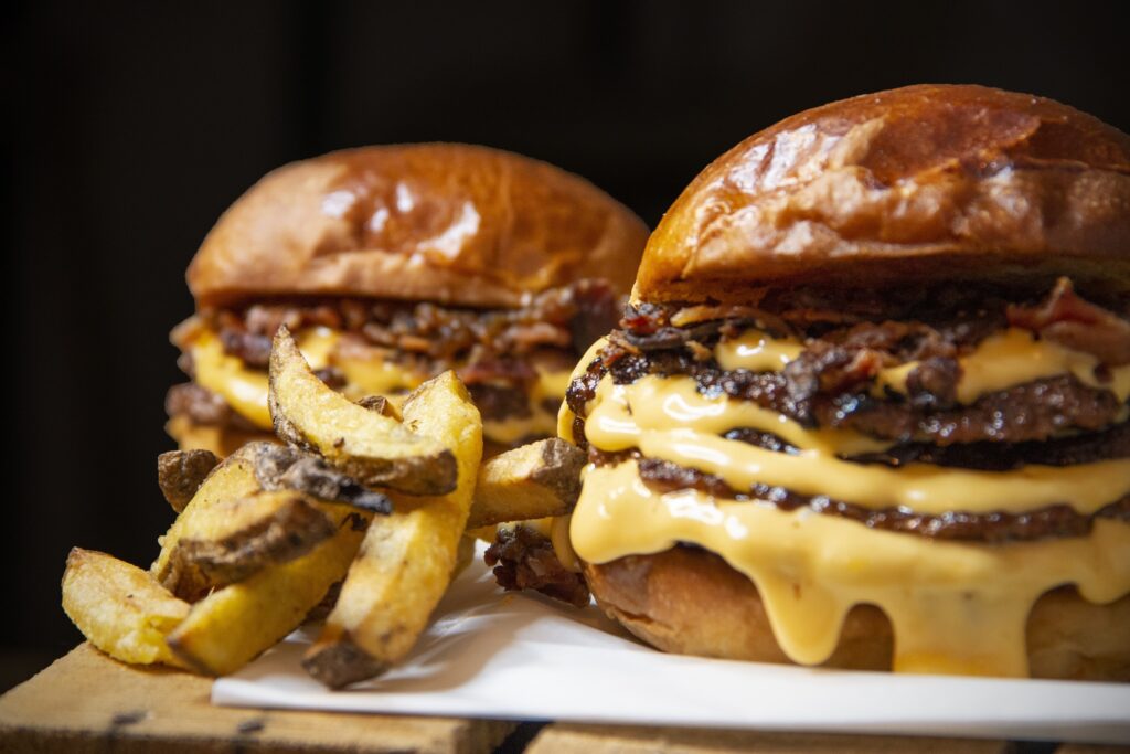 Machaka burger abre su tercer local en el barrio de Sants en Barcelona