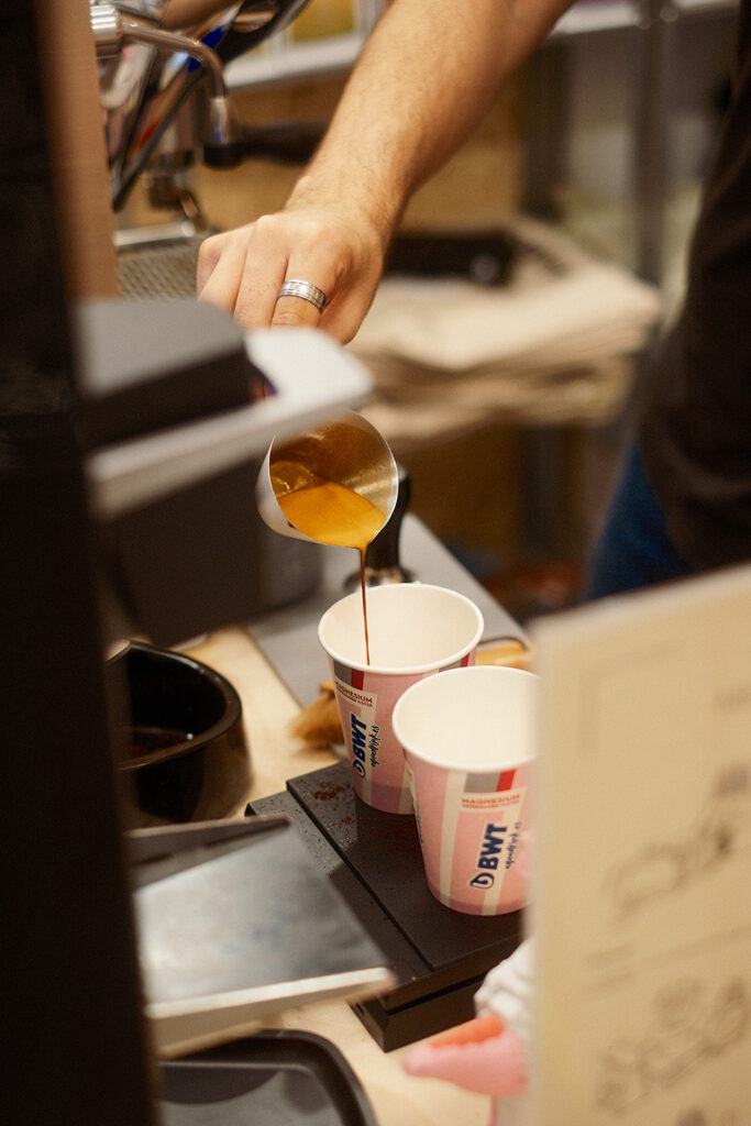 Barcelona Coffee Awards 2024: ¡Disfruta de cafés de especialidad gratuitos durante todo el evento! del 18 al 20 de octubre en la Nau Bostik