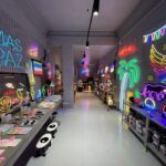 The Neon House, la nueva casa de la luz creativa en Barcelona