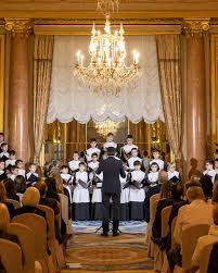 Gran concierto benéfico de Navidad de L’Escolania de Montserrat + menú en El Palace Barcelona el 17 de diciembre