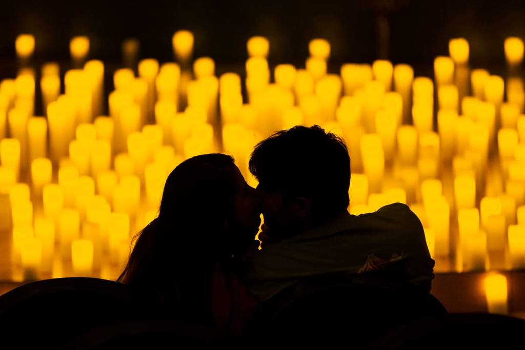 Candlelight trae la magia de una experiencia musical en vivo a lugares increíbles en Barcelona. ¡Consigue tus entradas para este Candlelight San Valentin: Especial Día de los Enamorados en Cripta Gaudí!