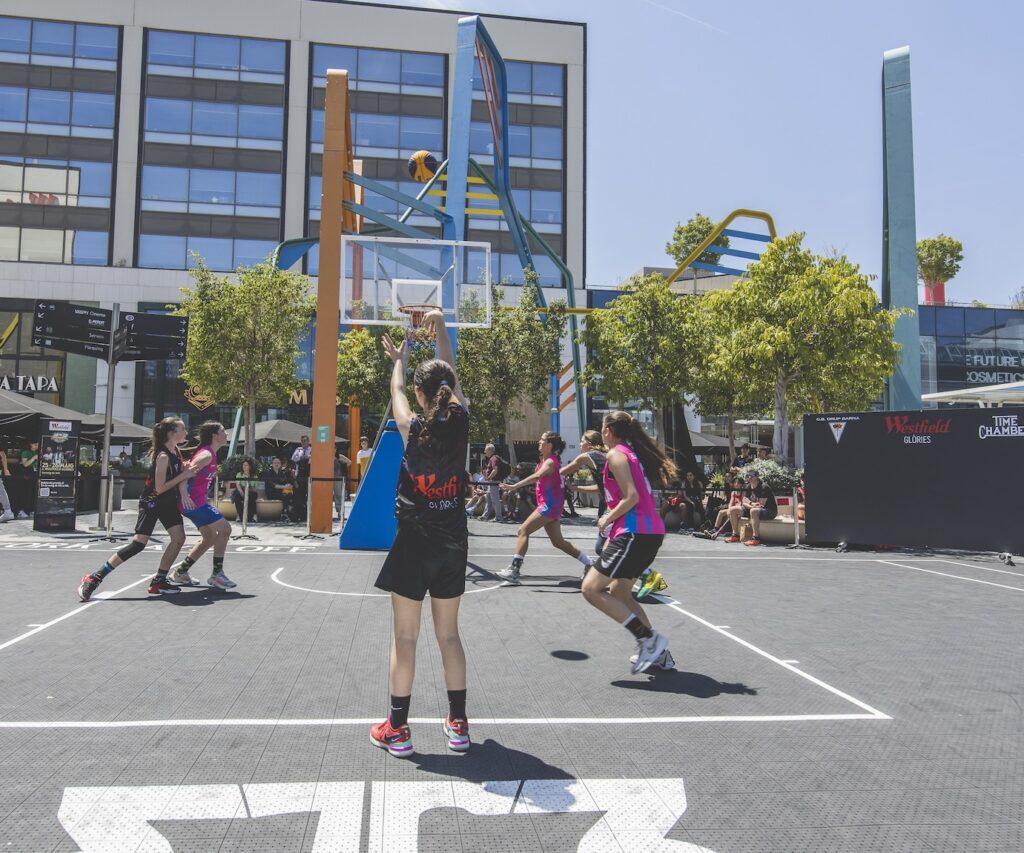 Arranca la segunda edición del torneo de baloncesto 3×3 del CB Grup Barna en Westfield Glòries los próximos 3 y 4 de mayo