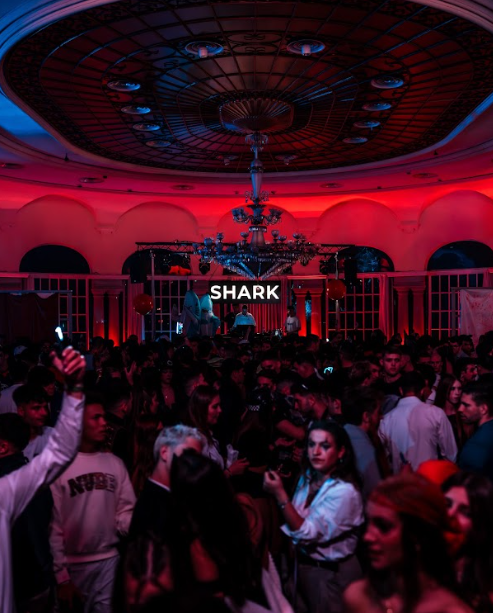 SHARK: cómo dos jóvenes han reinventado la manera de salir de fiesta