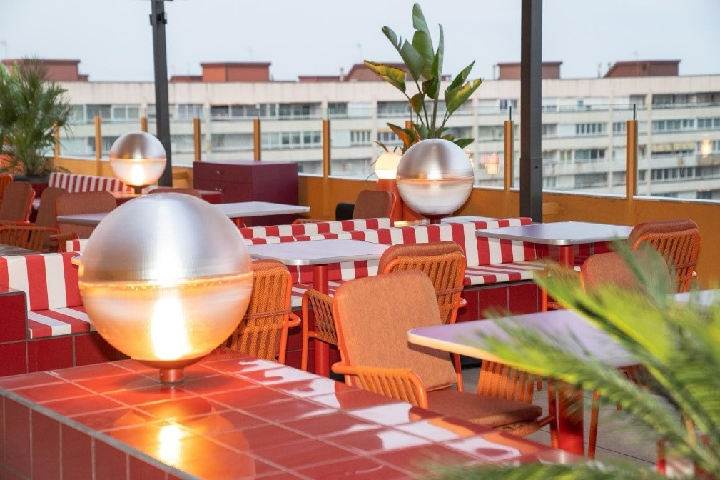 Bonavista: La terraza pop más colorida de Barcelona