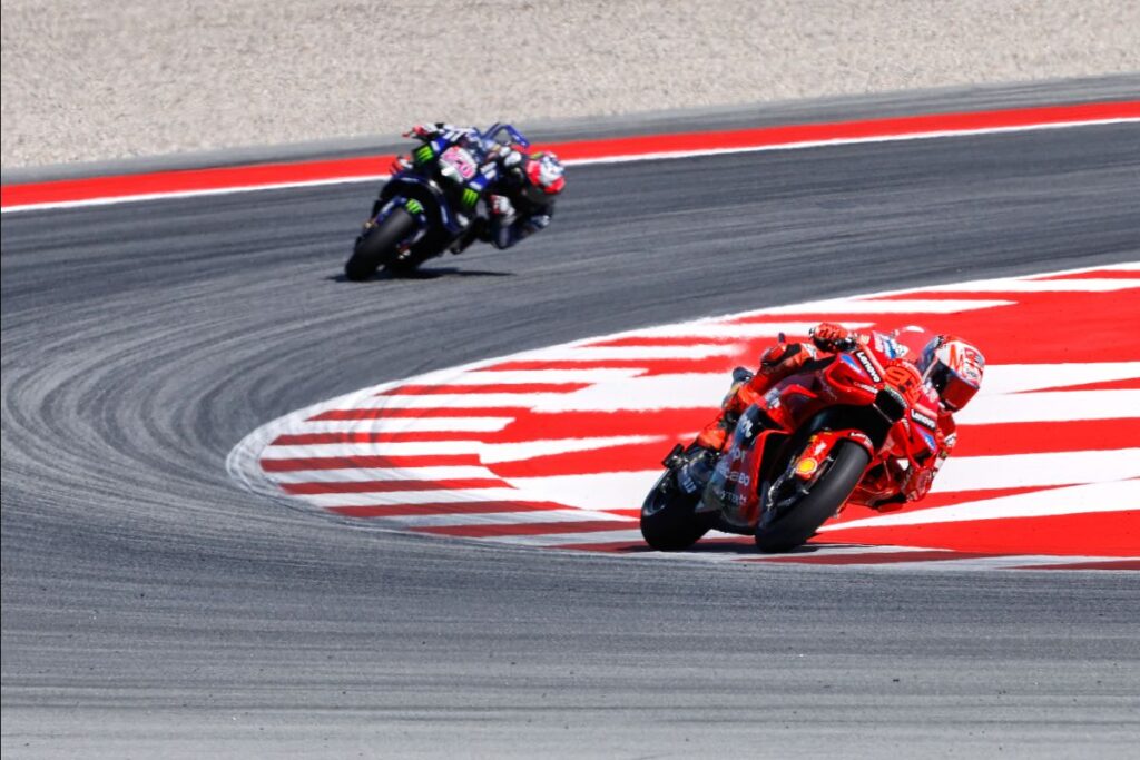 Marc Márquez regala a la afición una victoria en casa