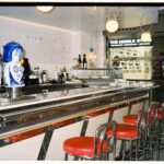 Taberna Nardi entra en escena como la marisquería atrevida del Grup Amicks en el corazón del Born, Barcelona.