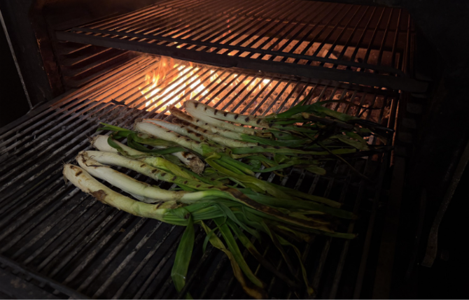 TIERRA BRAVA celebra la temporada de calçots con un menú tradicional
