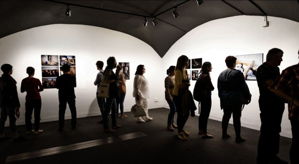 Los fotógrafos españoles Brais Lorenzo, Luis Tato y Diego Ibarra Sánchez han sido reconocidos con tres premios en el prestigioso concurso World Press Photo 2026 desde el 6 de noviembre hasta el 13 de diciembre.