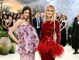 Nueva York se convirtió en el epicentro del glamour este lunes con la celebración de la Met Gala, el evento de moda más importante del año