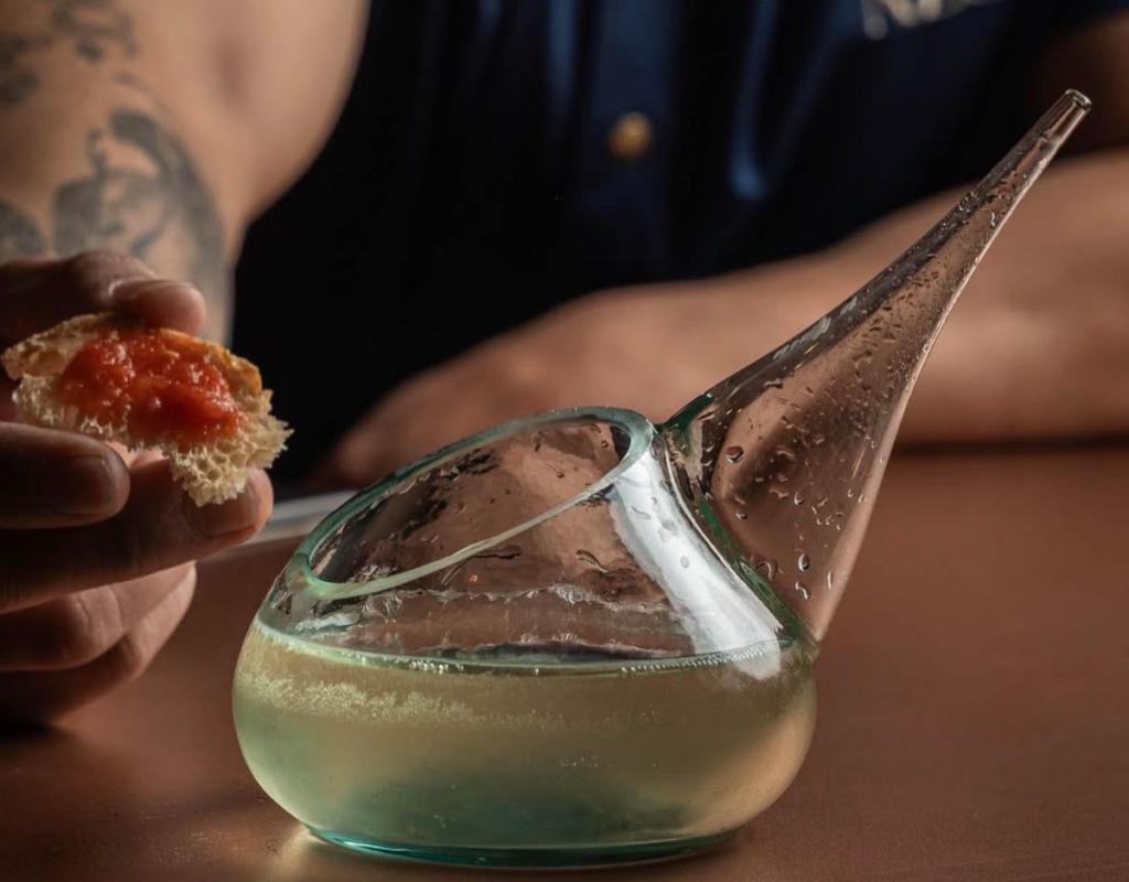 Gin MG Brisa transforma el pà amb tomàquet en un cóctel de autor en Bornès Restaurant